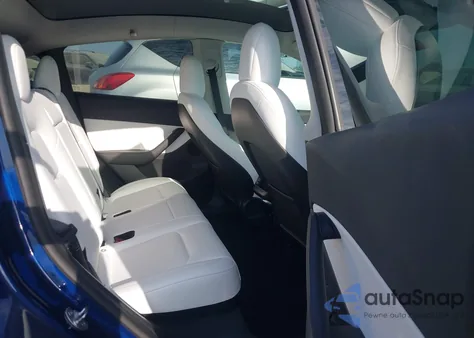 2022 Tesla Model Y Performance Dual Motor All-Wheel Drive from USA, damaged, VIN 7SAYGDEF1NF466292